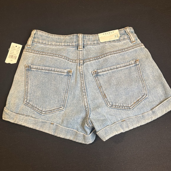 PacSun Women's Light Blue Amber Blue Denim Mom Shorts- Size 22 - Picture 4 of 4